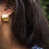 Bresma-doré-boucles-oreilles-or-fin-carats-France-bijoux-demi-anneau