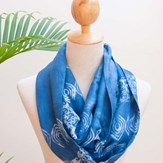 foulard femme en soie et coton motifs batik