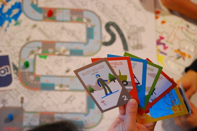 Loco le jeu de parcours créatif à personnaliser par les enfants à partir de 5 ans