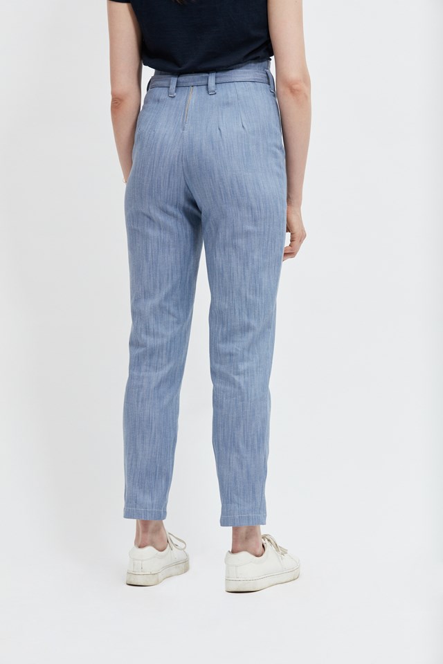pantalon-taille-haute-bleu-ecclo-femme-Made-in-France-et-coton-upcyclé-recyclé-dreamact-arrière