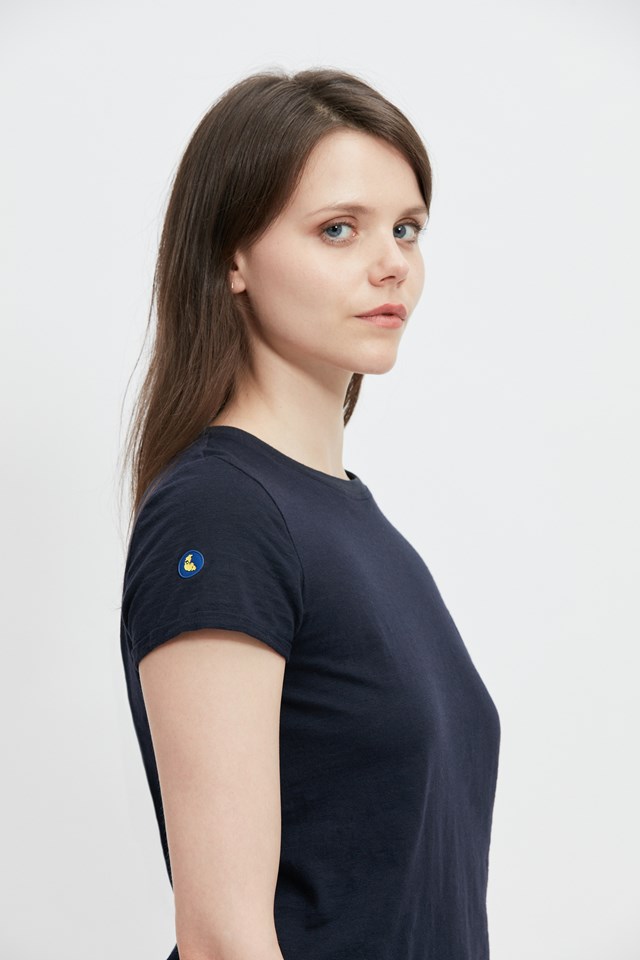 t-shirt-ecclo-femme-bleu-Made-in-France-et-coton-upcyclé-recyclé-dreamact-logo