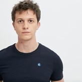 t-shirt-ecclo-homme-bleu-Made-in-France-et-coton-upcyclé-recyclé-dreamact-zoom