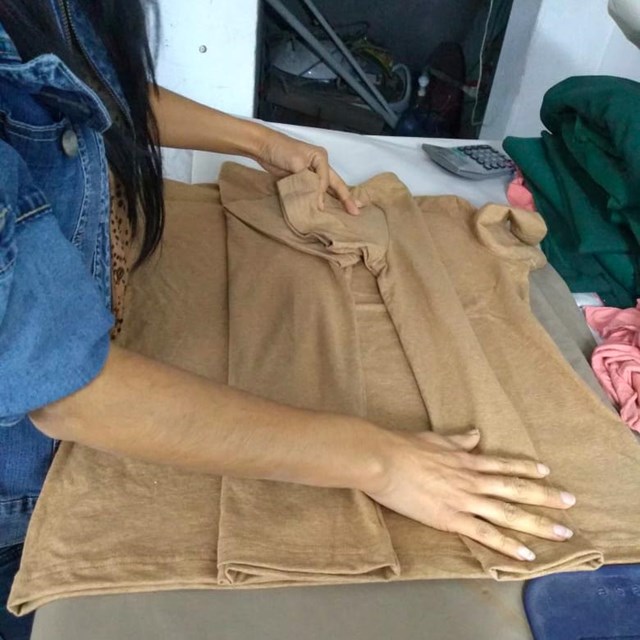 Confection du t-shirt Ampato en coton bio par les ateliers partenaires éthiques de Pitumarka