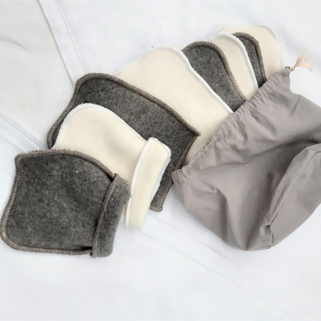 Pochons de 8 lingettes et mini-gants blancs et gris - Précieuse découverte maxi 2