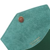 Pochette enveloppe cuir grainé upcyclé vert 4