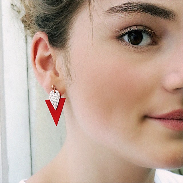 Boucle d'oreille TRIANGLE rouge 5