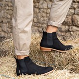 chelsea boots Taïga noir 100% recyclées, végétales et naturelles portées de profil