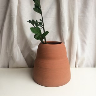 Vase brique à ondulations en céramique 100% française - pièce unique