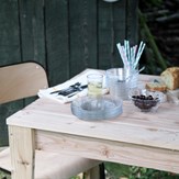 Table de jardin en mélèze, fabriquée en France