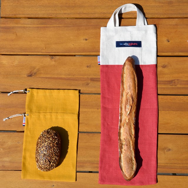 Pack pro du sac à pain avec craquant rouge et pochon jaune