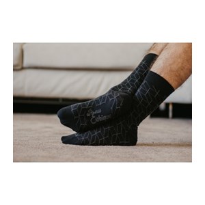 Chaussettes noires unisexe imprimés losanges gris en coton bio