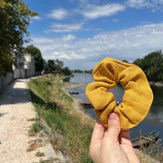 Chouchou en lin jaune Les extra-ordinaires en bords de Loire