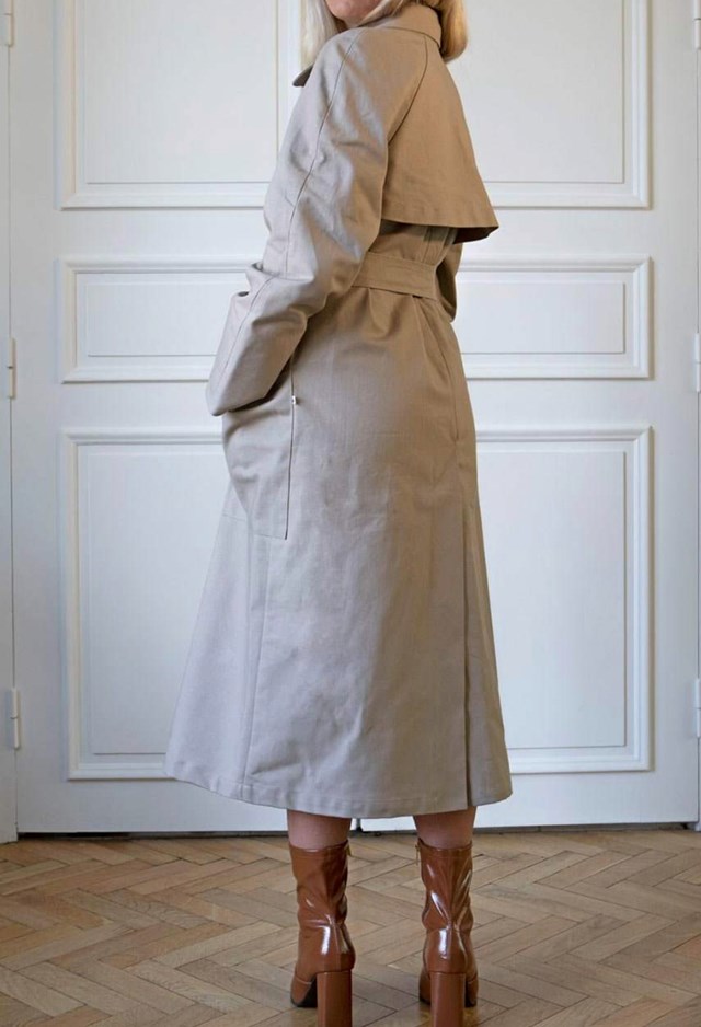 TRENCH ZOLA FEMME - Coton upcyclé beige Made in France de dos