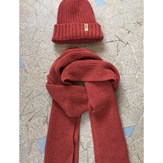 Bonnet et écharpe en laine 3